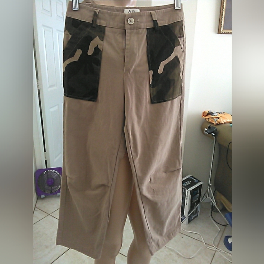NWOT ITALY APRE'S LE D'ELUGE Beige & CARGO COLOR POCKETS Cargo Pants CAPRI SZ 6